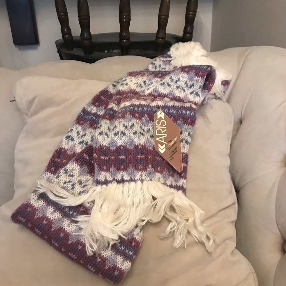 Aris scarf